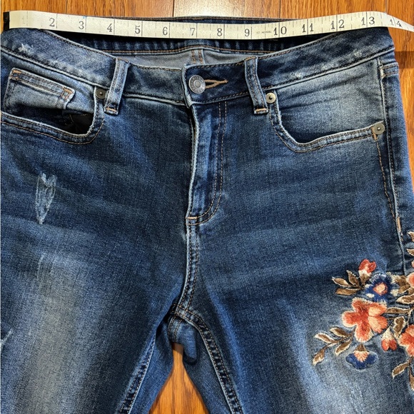 MISS ME JEANS * SKINNY ANKLE JEANS with EMBROIDERED FLOWERS  - SIZE 26 - Picture 7 of 12